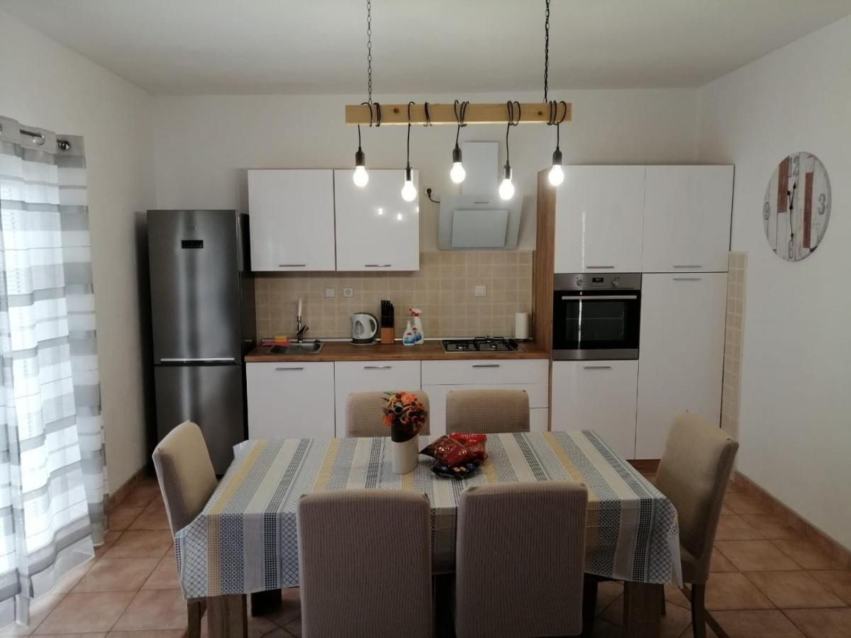 Deny Apartment Zaboric Bagian luar foto
