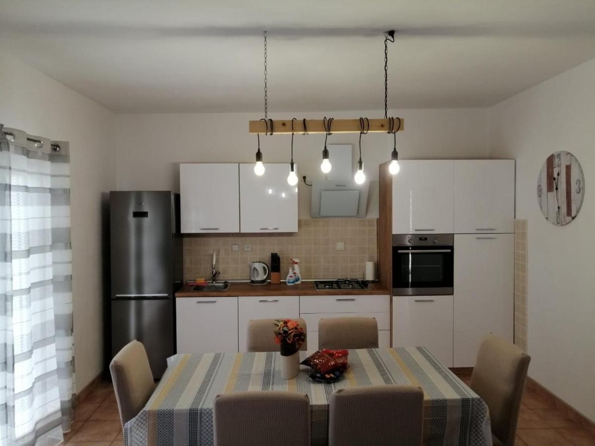 Deny Apartment Zaboric Bagian luar foto